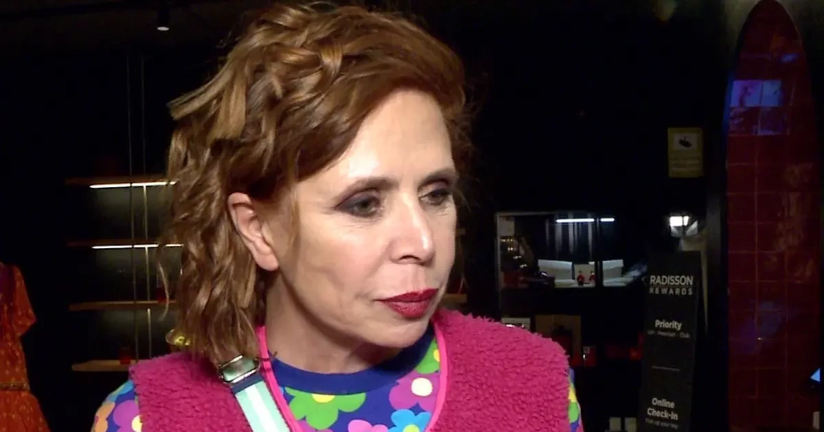 Agatha Ruiz de la Prada, estalla ante la última traición de Carmen Lomana