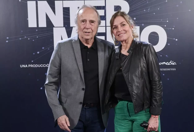 Joan Manuel Serrat y Candela Tiffón.