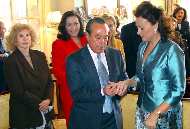 Boda civil de Curro Romero y Carmen Tello en 2003.