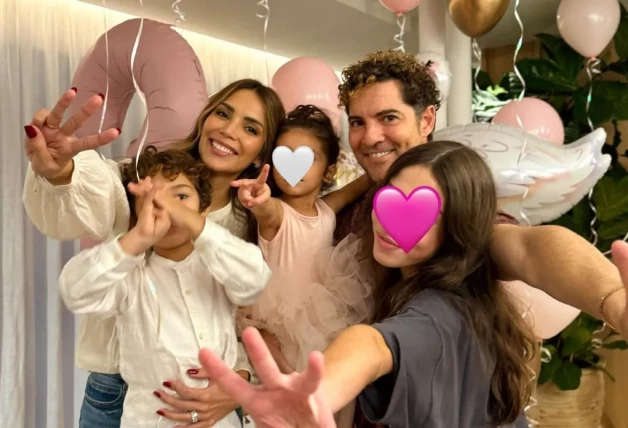 David Bisbal junto a su familia, en el cumpleaños de su hija Bianca.