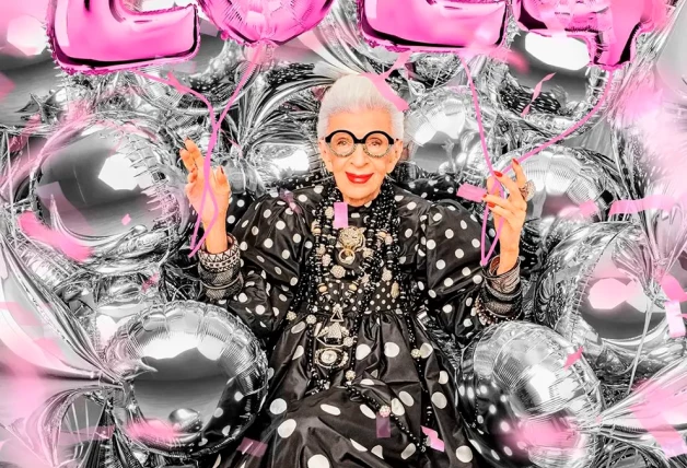 Iris Apfel en su última felicitación de Año Nuevo.