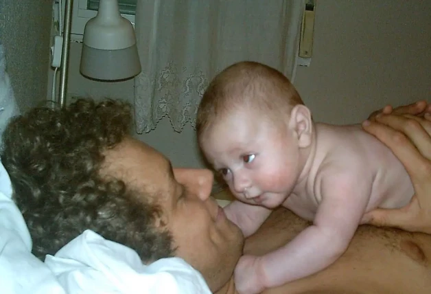 Daniel Diges y su hijo bebe