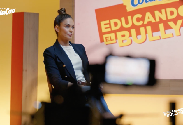 Lara Álvarez en una campaña contra el bullying.