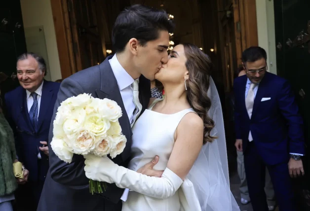 Beso sobrino Ana Obregon en su boda