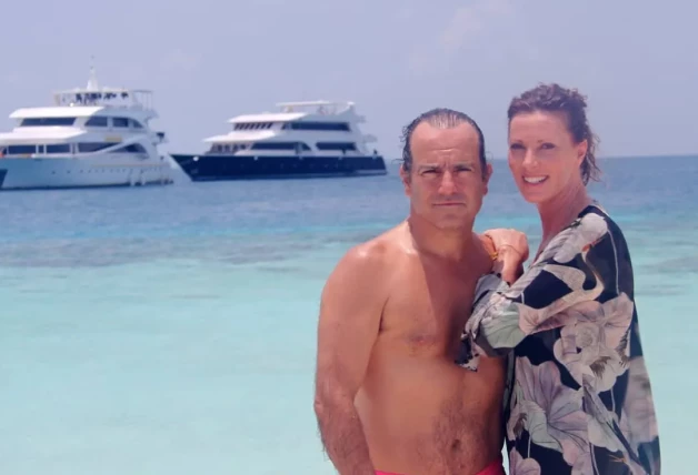 Verónica Mengod y su marido en las Maldivas con sus yates