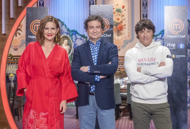 Jordi Cruz con sus compañeros de MasterChef