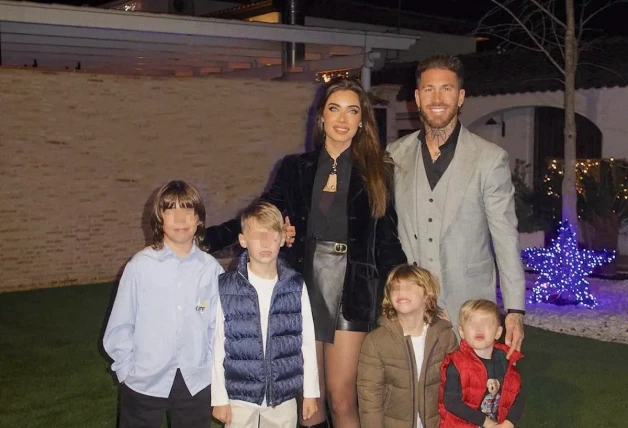 Pilar Rubio con sus 4 hijos y Sergio Ramos