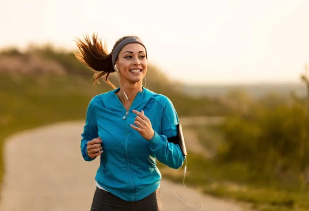 mujer haciendo deporte