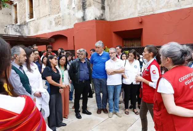 Encuentro de la Reina con la cooperación española en Guatemala y con una representación de la colectividad española