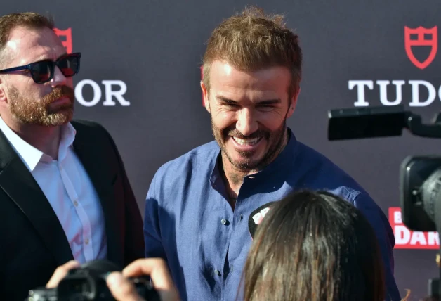 David Beckham amable con la prensa