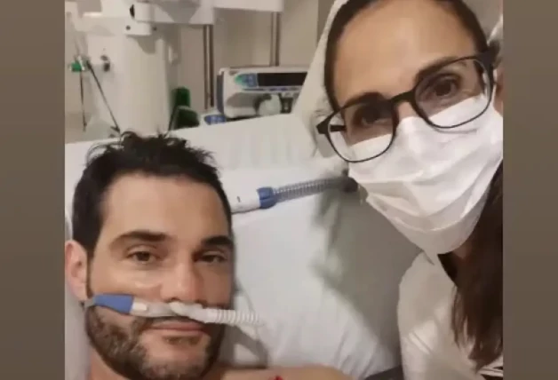 Nuria Fergó y Juan Pablo en el hospital