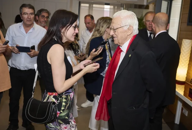 Padre Ángel con Araceli Manzanares