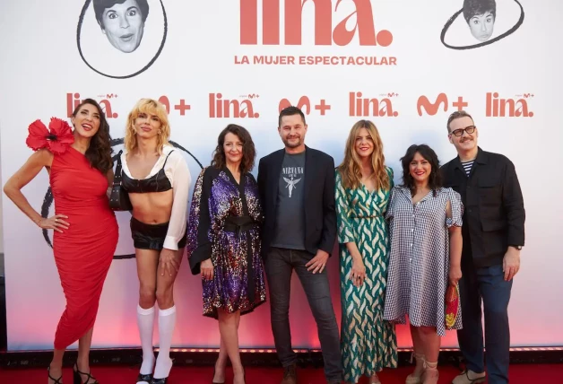 Paz Padilla con otros compañeros en la presentación del documental de 'Lina'