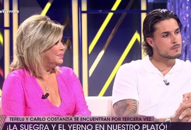 Terelu con Carlo Costanzia en televisión