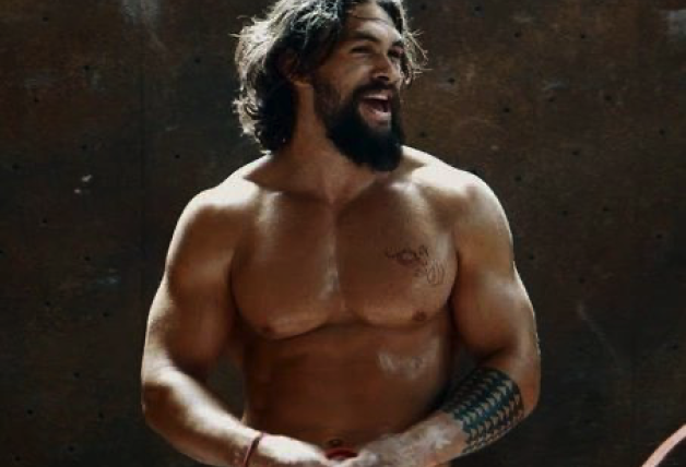 Jason Momoa desnudo