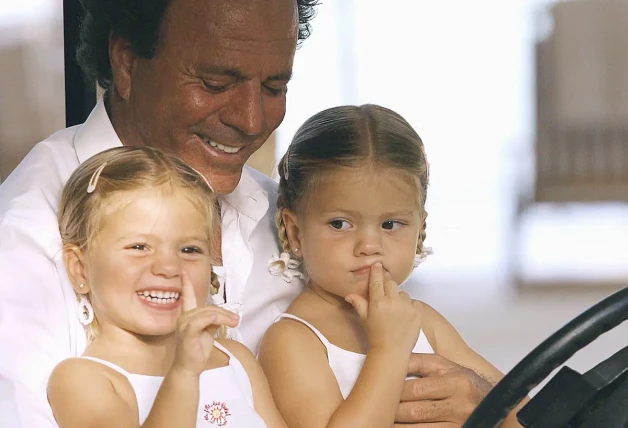 GEMELAS Julio Iglesias 5