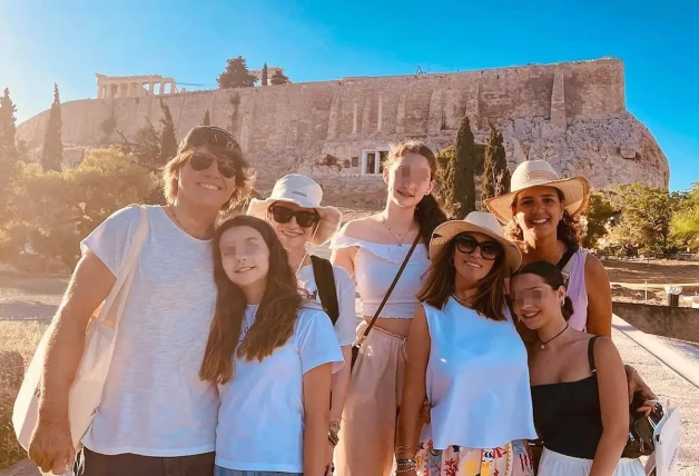 Laura Pausini de vacaciones en Grecia con su familia 28(1)