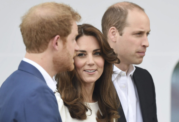 Harry, Kate Middleton y el príncipe Guillermo.