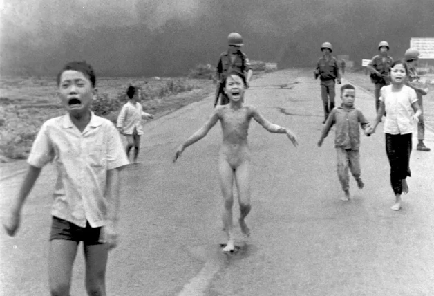 En 1972, "la niña del napalm" sacudió al mundo mostrando los horrores de la guerra de Vietnam.