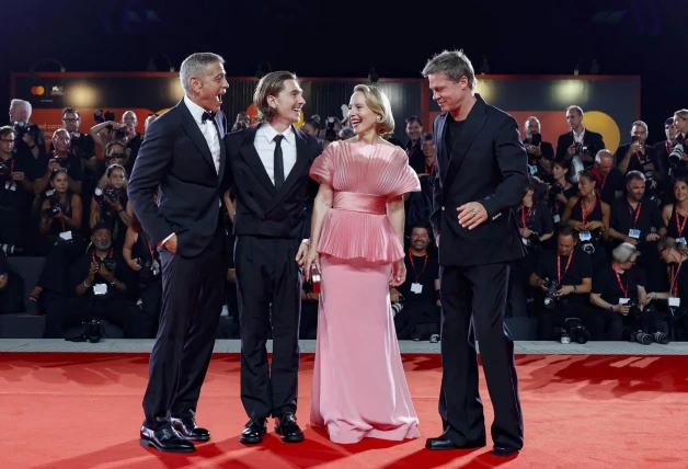 George Clooney y Brad Pitt en el Festival de Venecia.