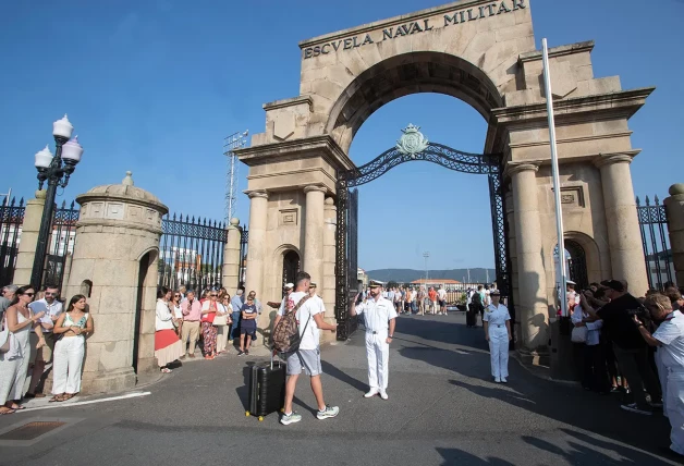 Entrada principal de la Escuela Naval Militar.