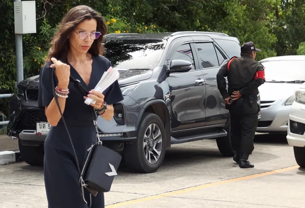 Silvia Bronchalo llegando al tribunal de Tailandia