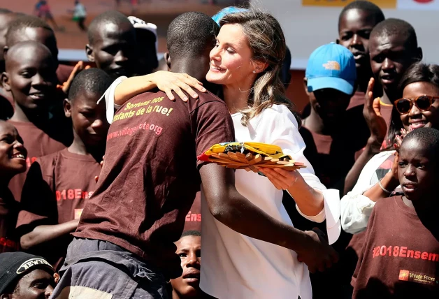 Letizia en un centro de acogida para niños en Senegal.