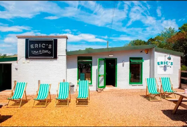 El local playero en el que disfrutaron del típico "fish and chips".