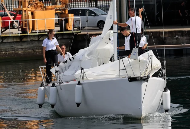 Leonor en un velero