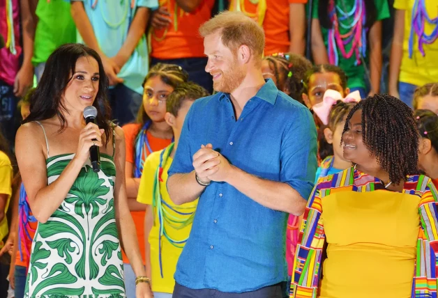 Meghan y Harry durante un viaje a Colombia