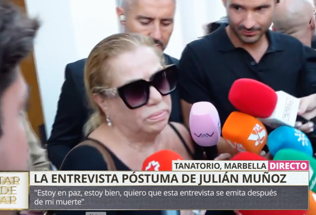 Mayte Zaldívar, agotada tras estos duros días, sale del responso.