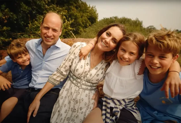 El príncipe Guillermo y Kate Middleton con sus hijos