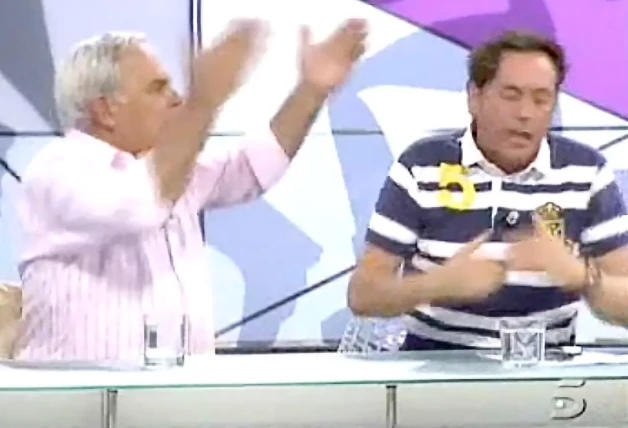 Jimmy Giménez Arnau peleándose con Pipi Estrada en televisión