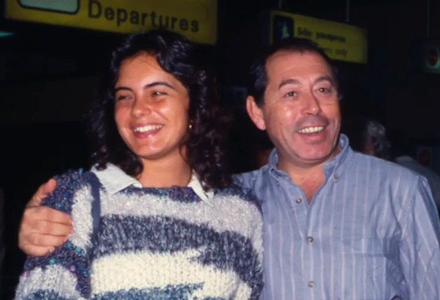 Sonia Martínez y su padre, que le pagó muchos tratamientos sin éxito.