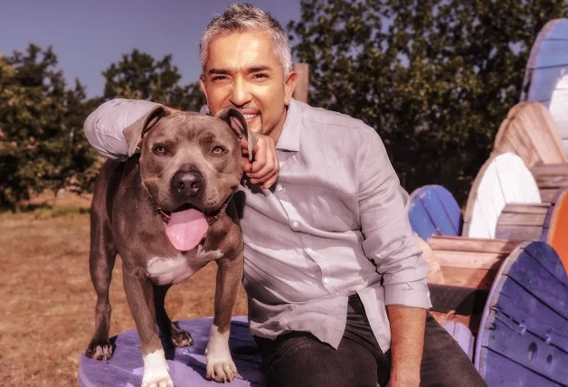 César Millan con su querido pitbull Daddy