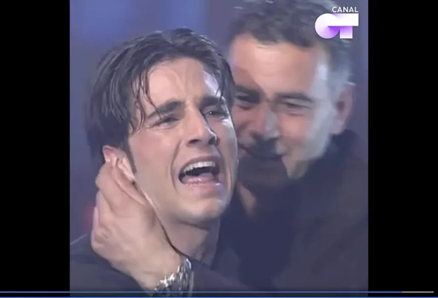 David Bustamante llorando