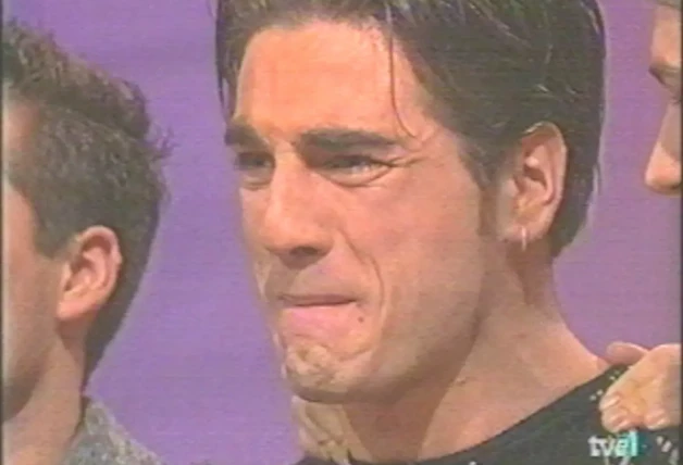 David Bustamante llorando