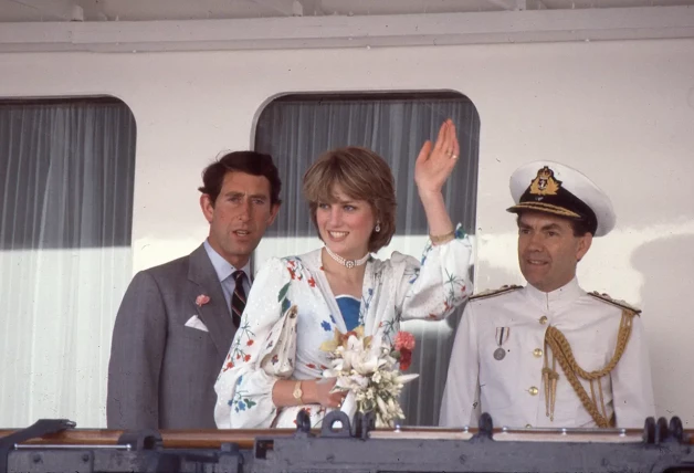 Lady Di y Carlos de Inglaterra en su viaje de novios.