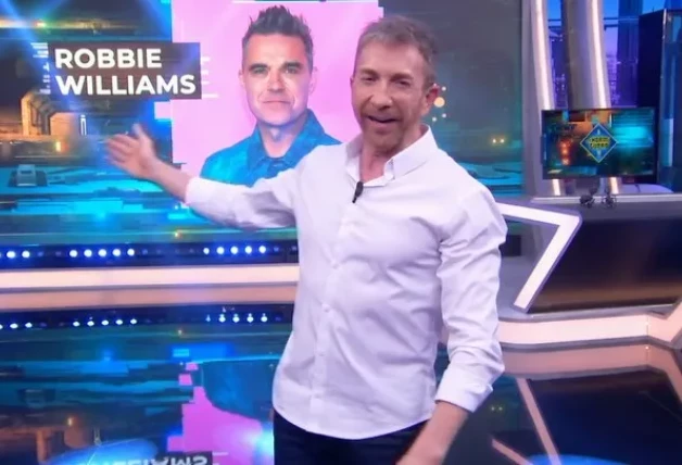 Pablo Motos en El Hormiguero anunciando la próxima entrevista a Robbie Williams