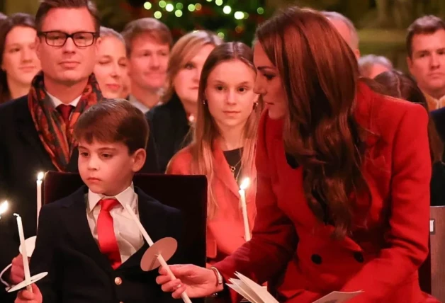 Kate Middleton y su hijo Louis en el concierto Together at Christmas, en la Abadía de Westminster.