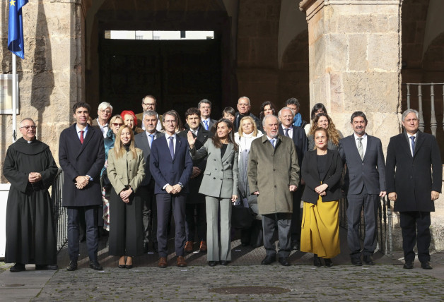 reina letizia homenaje isac andik mango