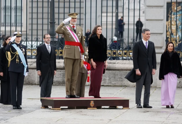 Los Reyes Felipe VI y Letizia, junto a la Princesa de Asturias en la Pascua Militar 2025