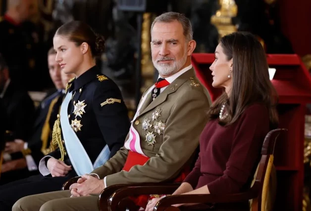 Los Reyes Felipe VI y Letizia, junto a la Princesa de Asturias en la Pascua Militar 2025