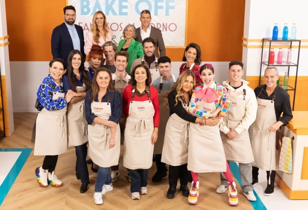 Famosos concursantes en el plató de Bake Off