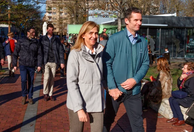 La infanta Cristina e Iñaki Urdangarín paseando por Vitoria.