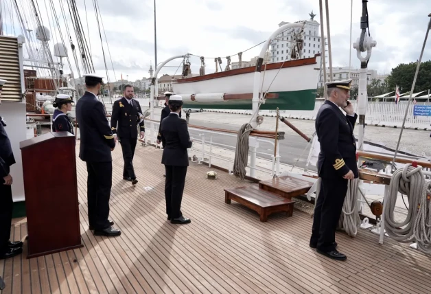 Leonor en barco Elcano