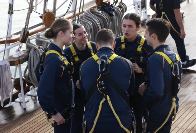 Leonor en barco Elcano