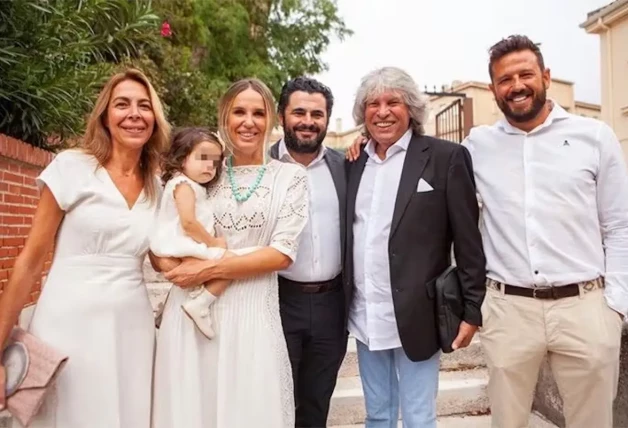 Carola Baleztena y José Mercé en el bautizo de su hija.