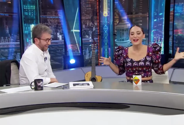 Tamara Falcó junto a Pablo Motos en 'El hormiguero'.