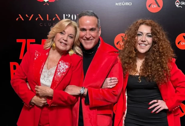 Barbara Rey celebrando su 75 cumpleaños con sus amigas